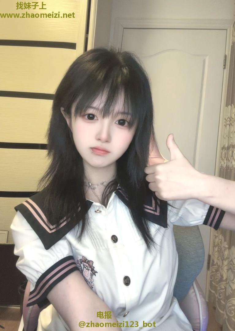 天然一线反差可爱萝莉