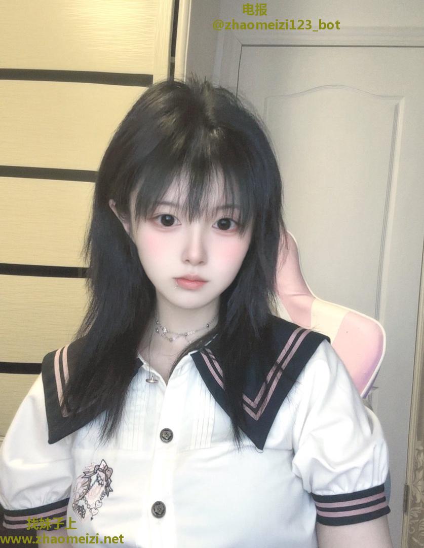 天然一线反差可爱萝莉