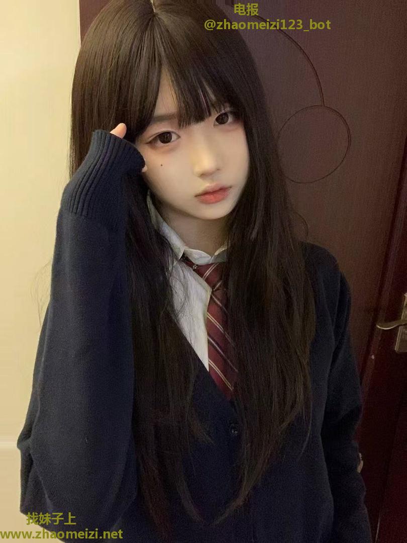 高冷性感白皙女高兼职