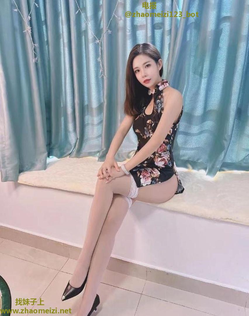 长腿骚货小姐姐   