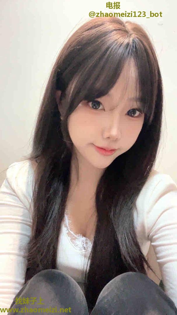粉嫩小妖精主动舌吻诱惑