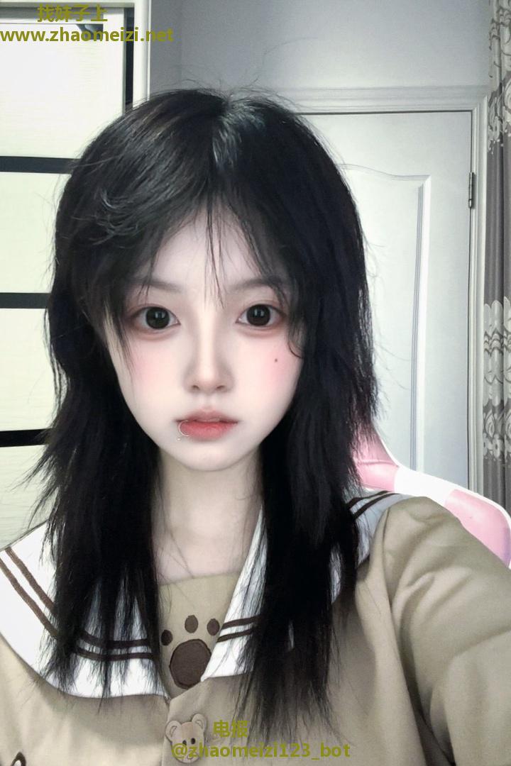 年轻乖巧白皙骚嫩女高