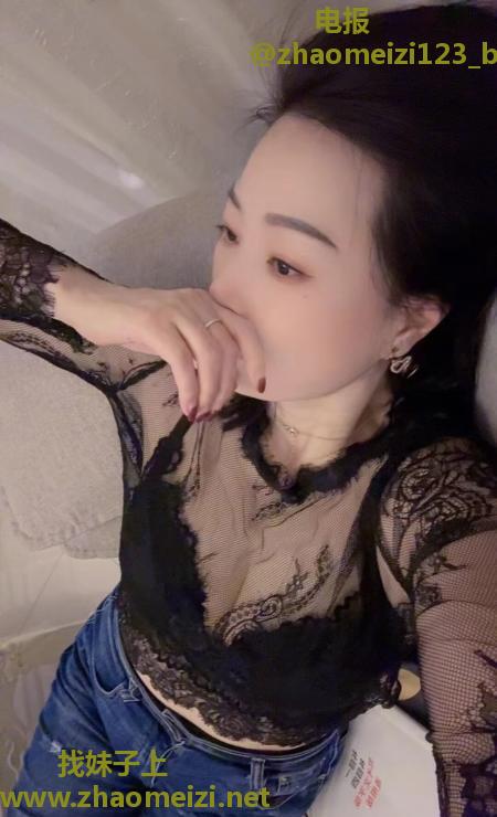 黑丝制服大胸安娜