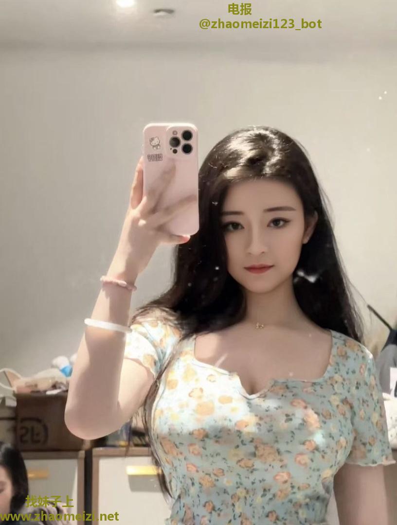 大奶耐心妹子