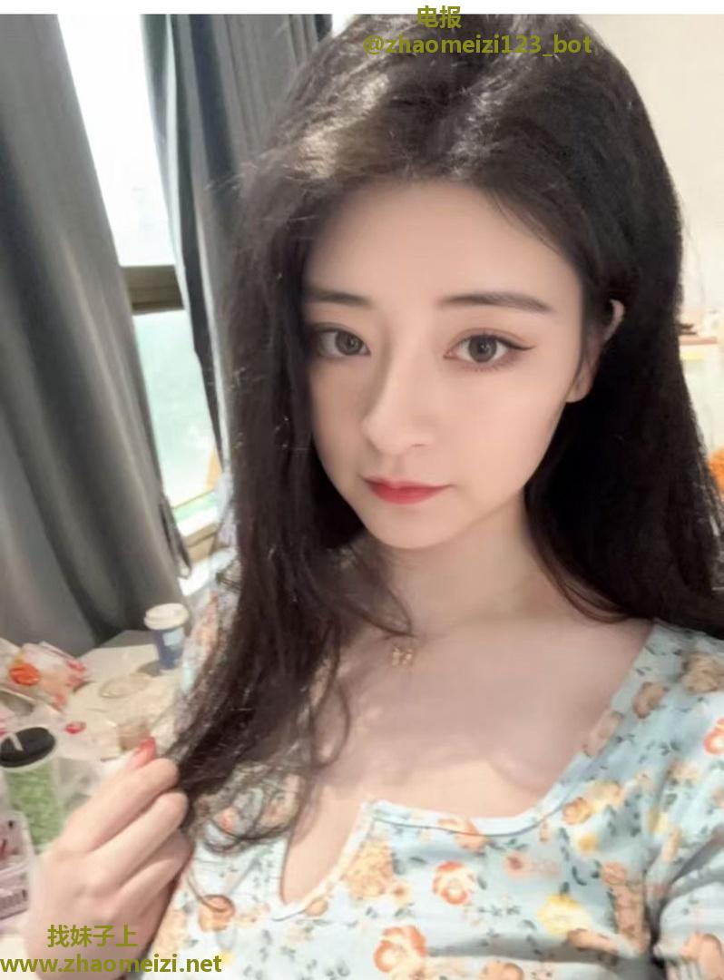 大奶耐心妹子