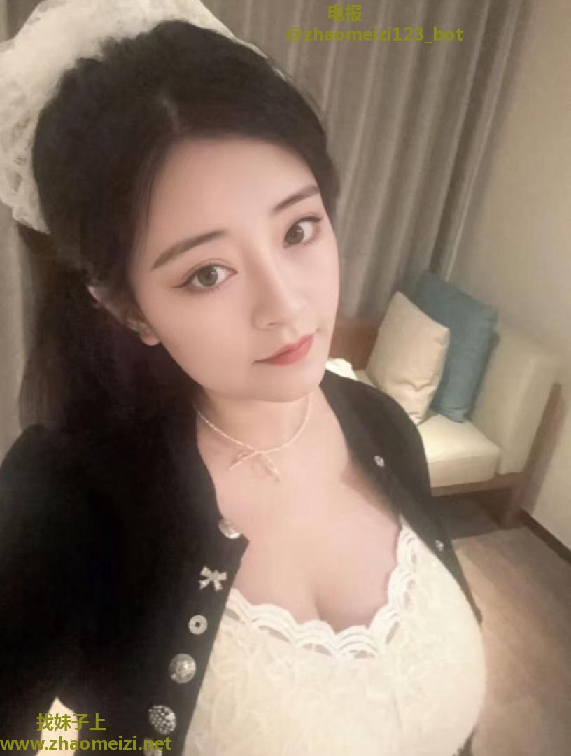 大奶耐心妹子