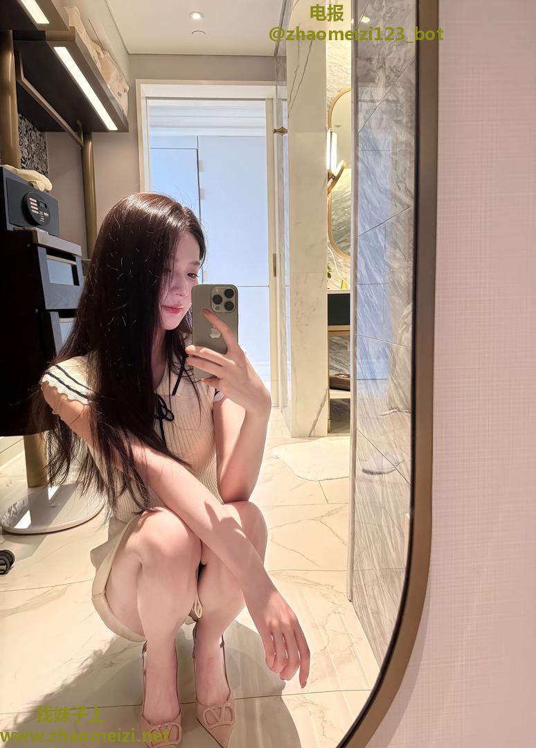 粉嫩鲍汁紧致感超强嫩妹