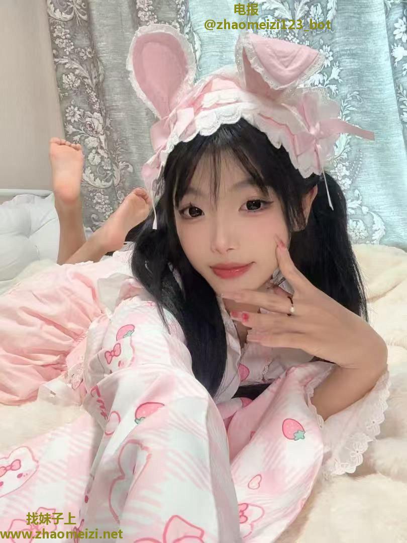 性感尤物极品妹子🉑内射