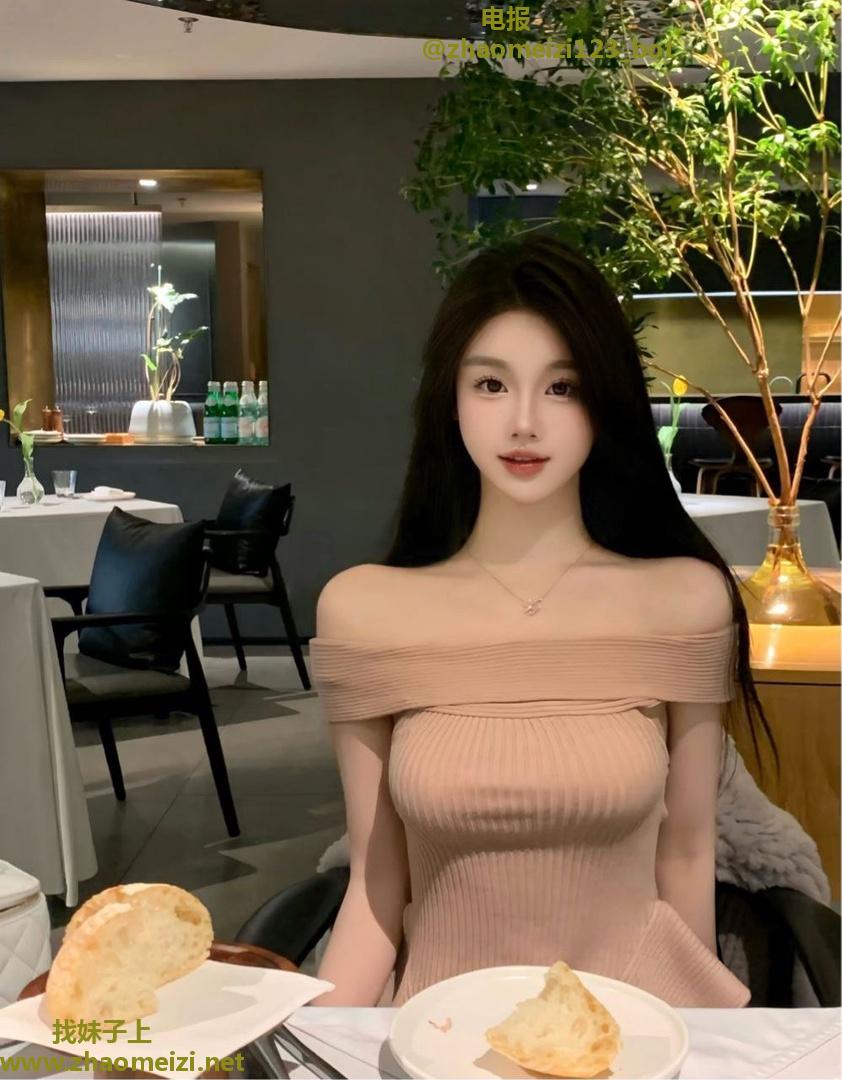 清纯可爱黑丝袜诱惑小姐姐