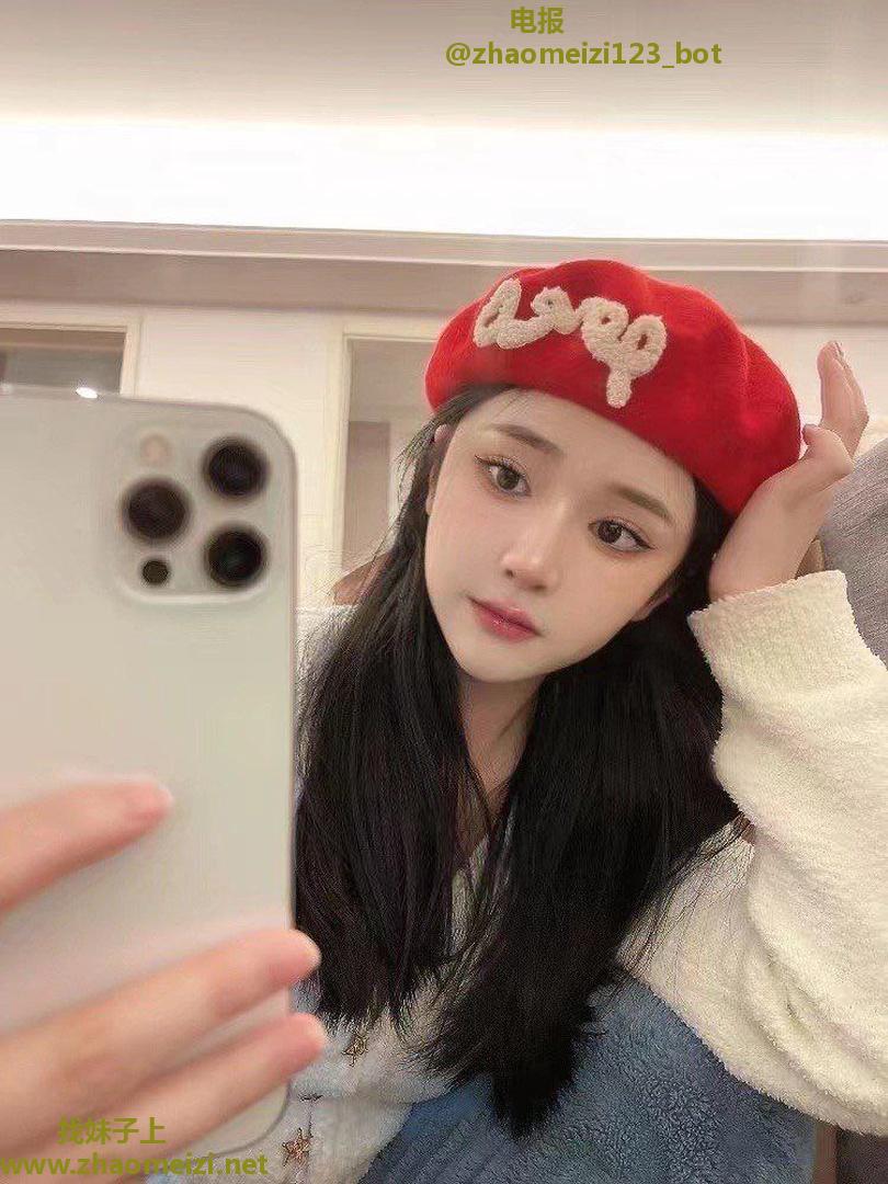 小奶妹 鲍鱼粉嫩小穴紧