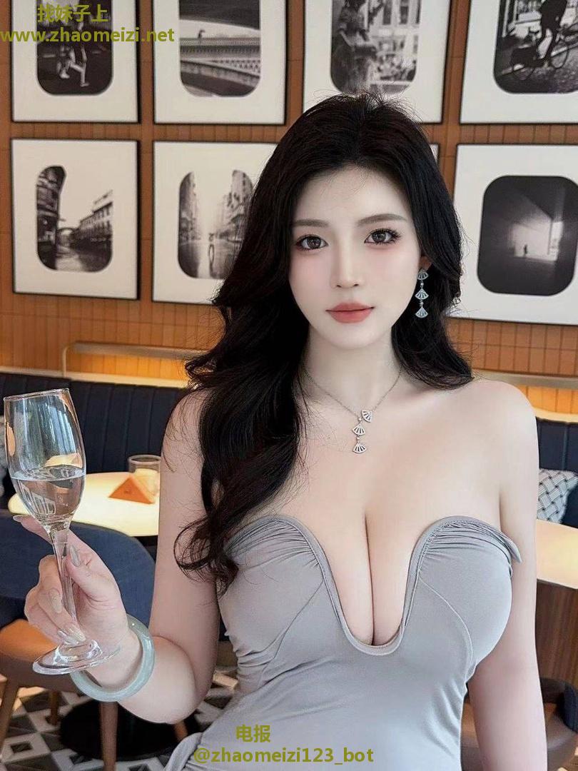 香臀美乳风骚蚀骨