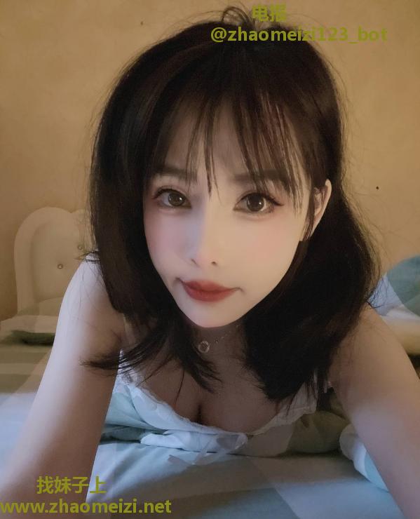 翘臀细腰甜美妹子
