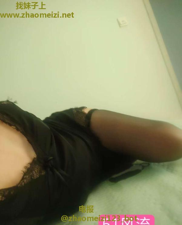 娇小苗条少妇垚垚