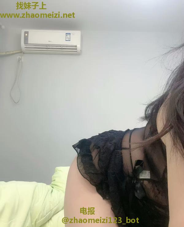 美甲师兼职少妇
