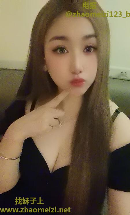 白云大胸妹开心