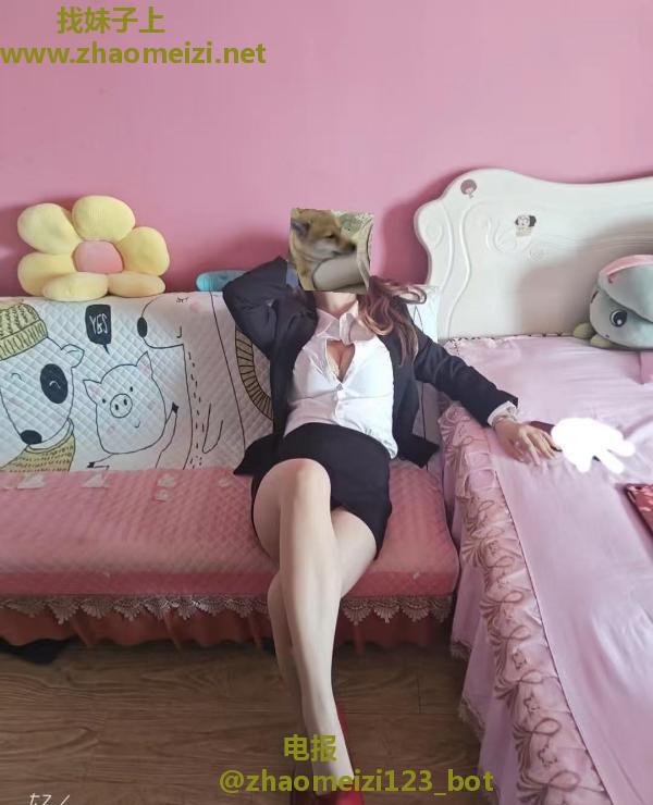 会发情的D奶骚妹
