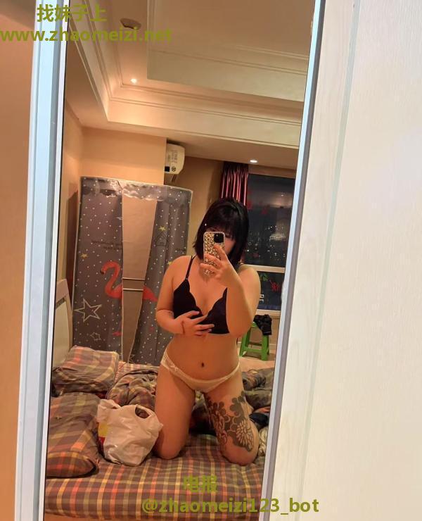 体验纹身小妹