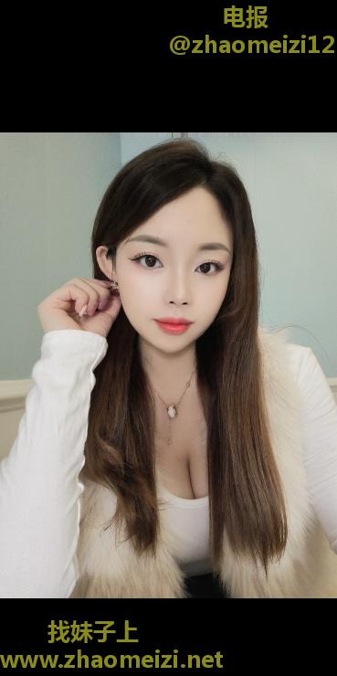 天然巨乳小美女