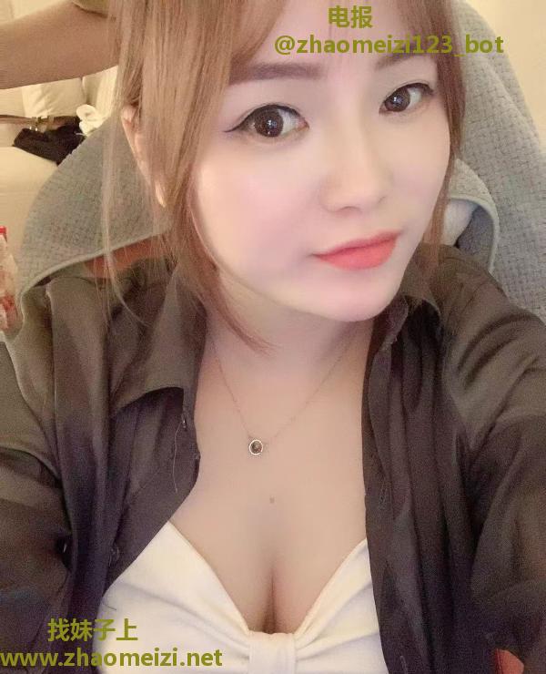 蜀山深喉舌舔骚货