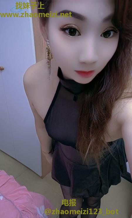 越秀轻熟黑丝少妇