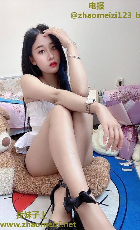 性感大长腿萱萱