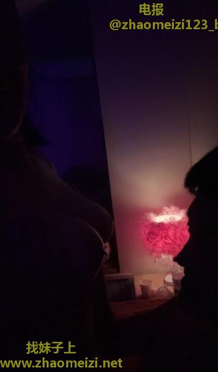 性感D奶颜值小姐姐