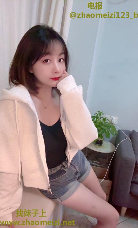 大波轻熟诗诗姐