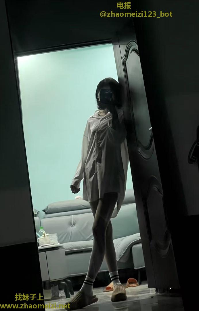渝北长腿骚妹在店兼职