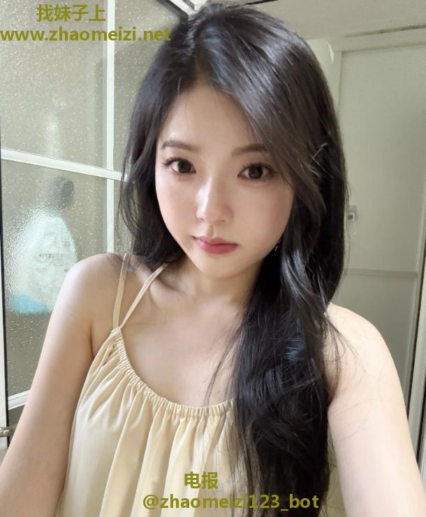 性感甜美李哈哈