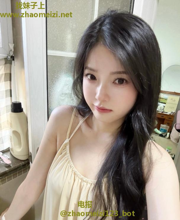 性感甜美李哈哈