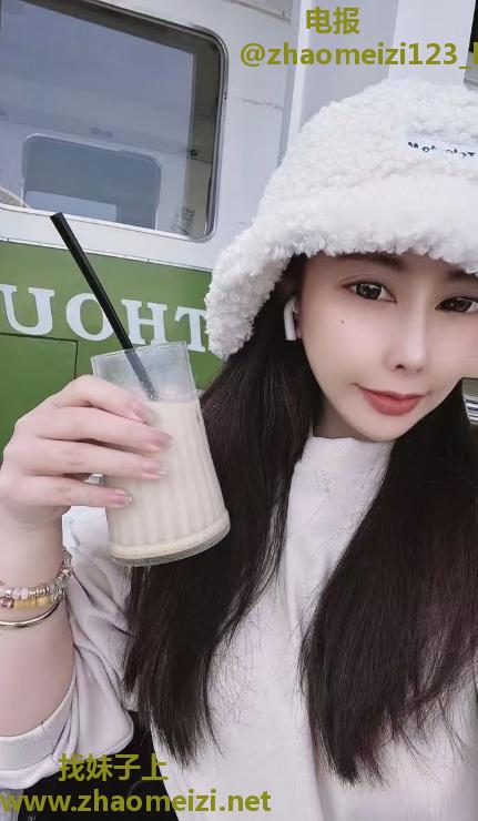 胸大腰细健身小少妇