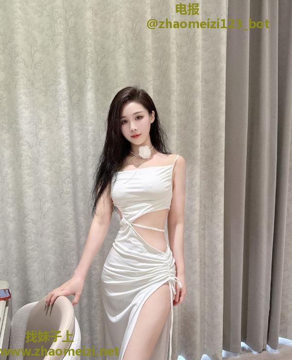 细腰腿长颜值萱萱