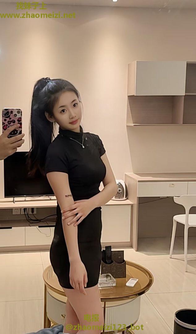 极品粉嫩美女卡姿兰大眼睛