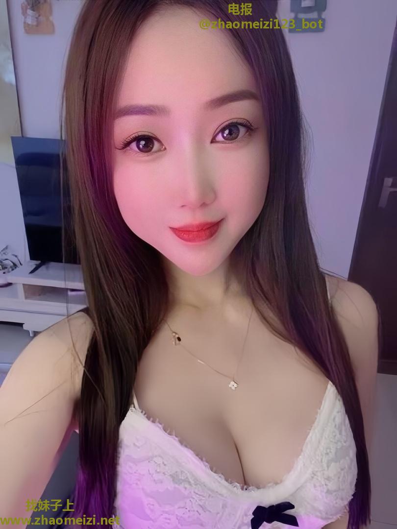 骚骚的大奶萌萌