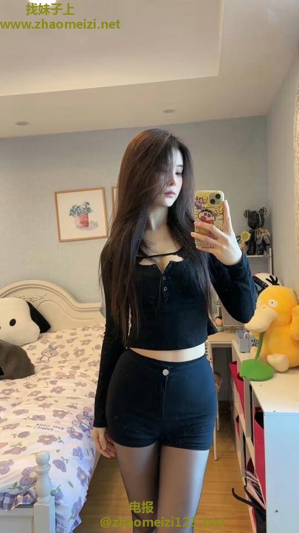 文静的小骚货