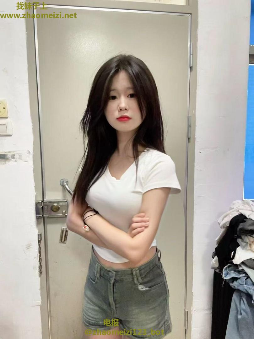 闵行小区大奶妹妹