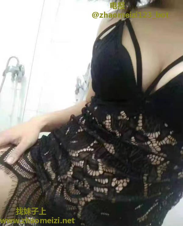 D胸肥臀小姐姐