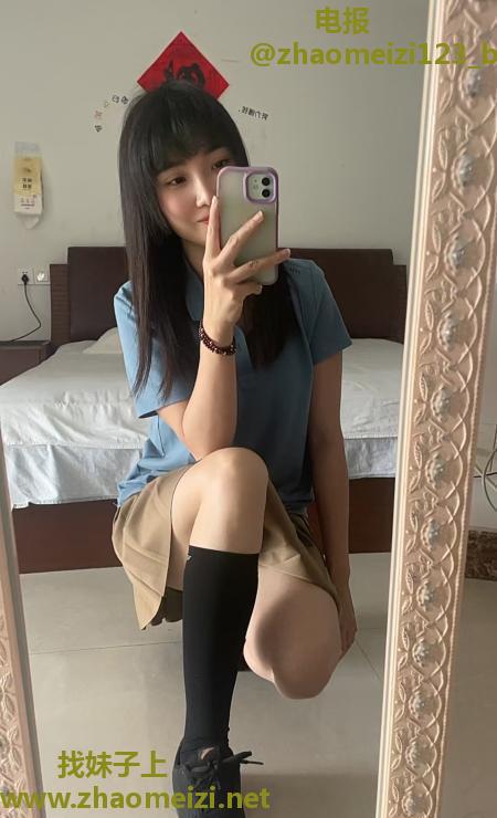 湖塘雨蝶