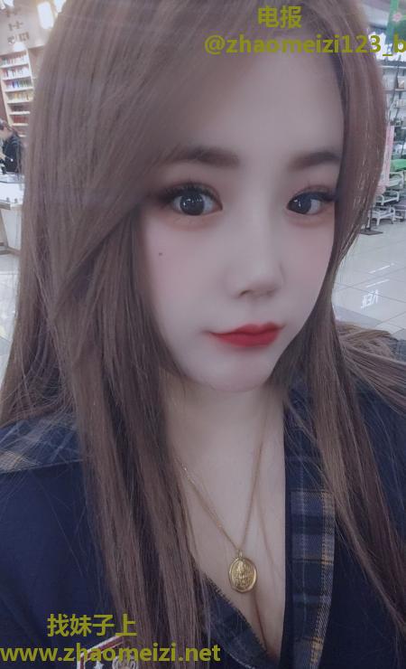 风骚G奶小姐姐