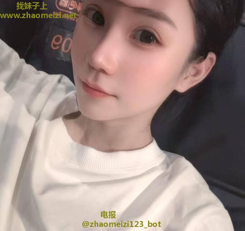小个子骚妹