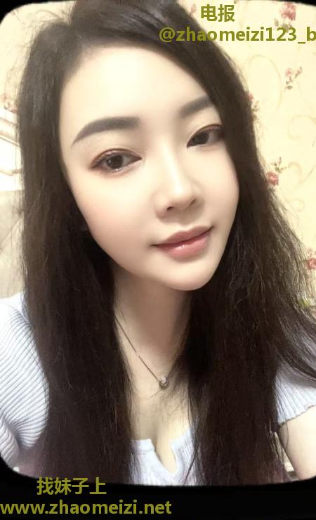 汉阳肤白腿长