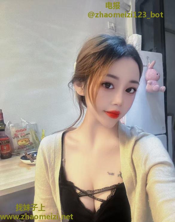 高挑大波妹