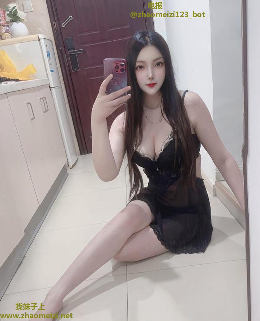 清纯可爱反差萌妹	