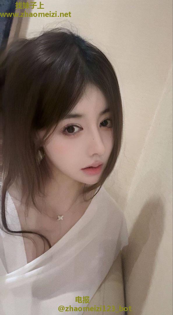 长腿巨乳个人兼职妹妹