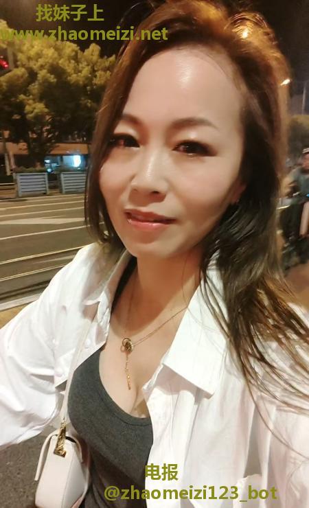 苏州绿宝巨臀熟女