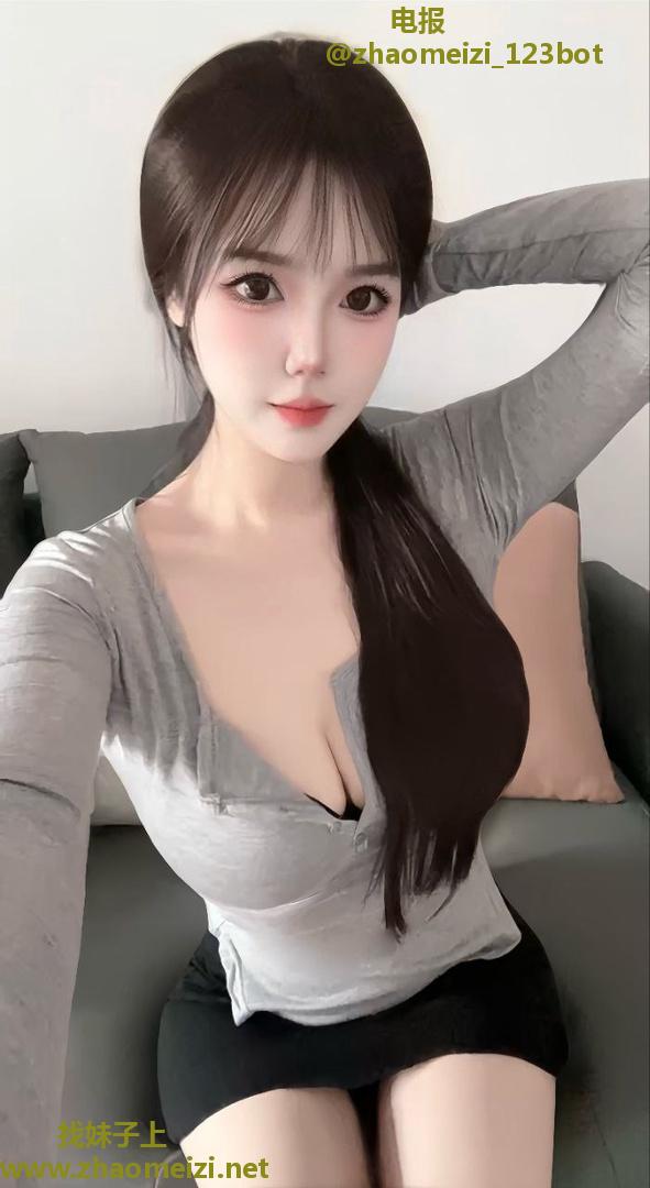 欲辣苗条白嫩大奶妹