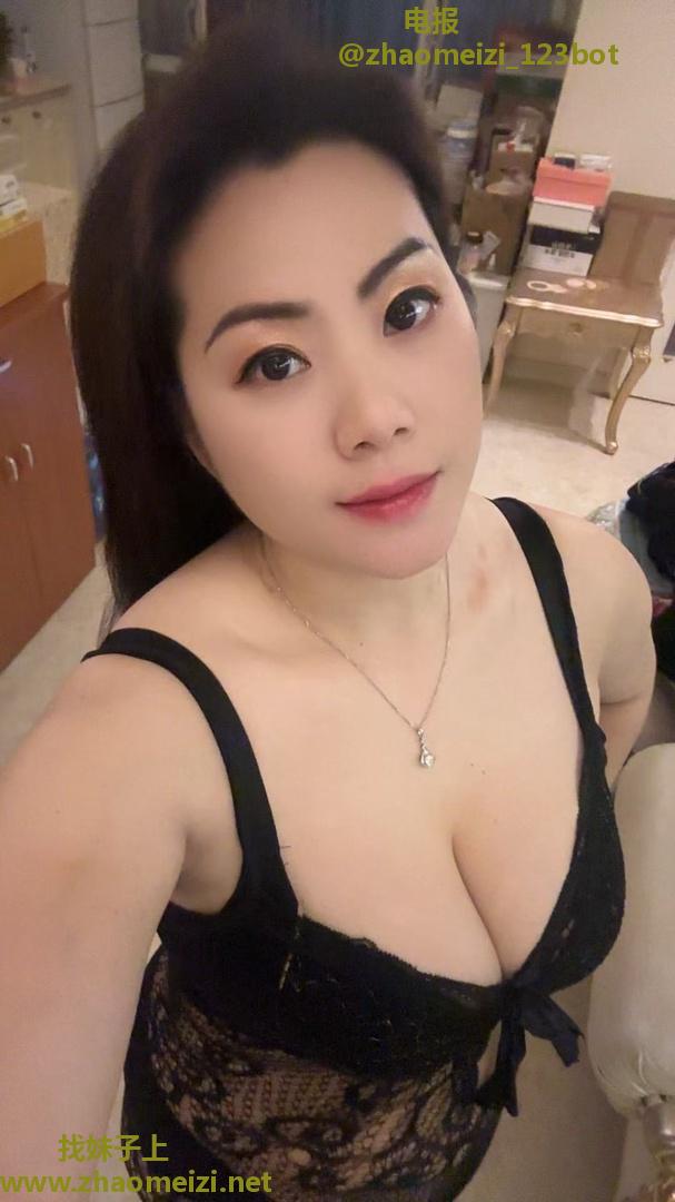 南昌翘臀大波美少妇
