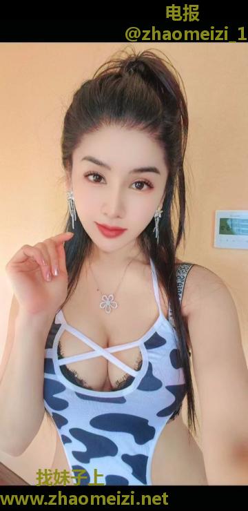 性感美乳小少妇
