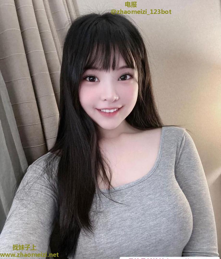 年轻骚妹穴紧水多口活好