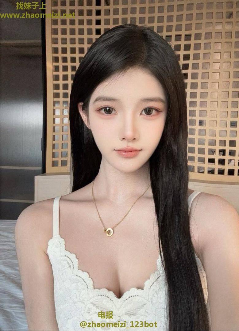 纤细光滑诱人嫩妹